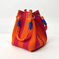 👜✨ LIMITED-TIME 60% KORTING! Stop met het slepen van saaie tassen! Deze handgemaakte boho bucket bag met 8+ kleuren is licht, uniek, en maakt élke zomeroutfit af.