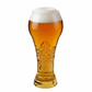 Groot bierglas met sierlijke reliëfversiering