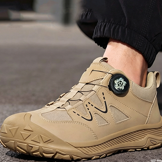 🥾🛡️ 50% KORTING! Stop met het strikken van veters die na 5 minuten loshangen! Deze werkschoenen met stalen neus, doorstikbestendige zool en draaivetersluiting zitten als gegoten, beschermen tot 200 J, en je trekt ze aan zonder ooit te bukken!