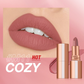 💄 24u matte lippenstift – blijft zitten, voelt licht en droogt niet uit, de hele dag perfect.