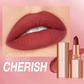 💄 24u matte lippenstift – blijft zitten, voelt licht en droogt niet uit, de hele dag perfect.